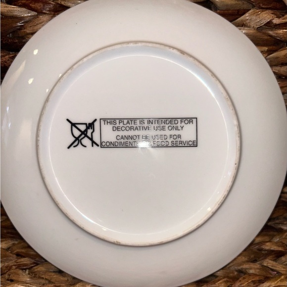 NFL St. Louis Rams THE SPIRIT OF FOOTBALL Decorative Plate Generation Of Jerseys - Picture 4 of 4